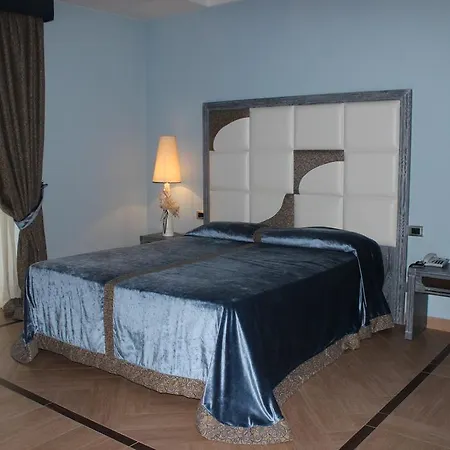 Hermitage Hotel 3*
